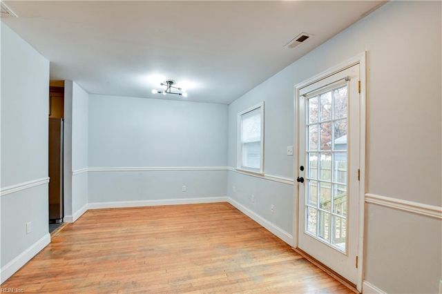 647 Daniel DR, Newport News, VA 23601