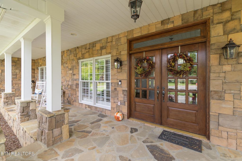 207 Fallen Oak Circle, Seymour, TN 37865