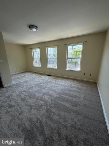 298 MOSEBY DR, Manassas Park, VA 20111
