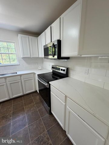298 MOSEBY DR, Manassas Park, VA 20111