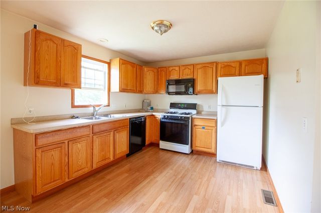 380 Clay Street, Geneva, OH 44041