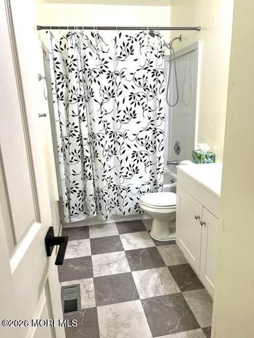 9 Windward Drive, Barnegat, NJ 08005