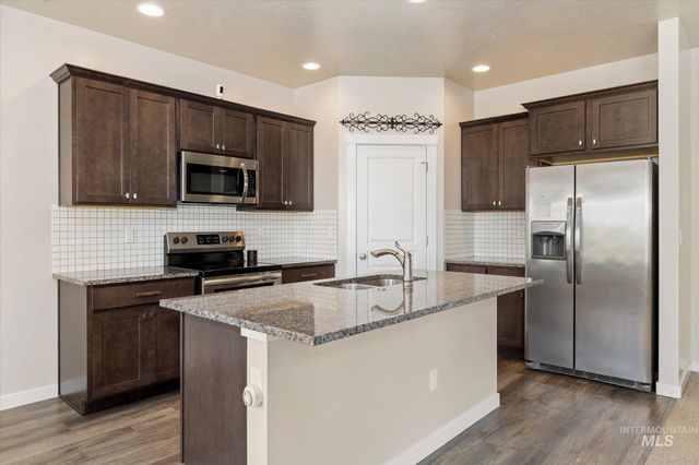4620 S Tindaris Ave, Meridian, ID 83642