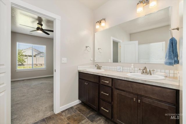 4620 S Tindaris Ave, Meridian, ID 83642