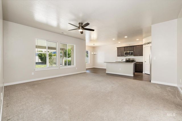 4620 S Tindaris Ave, Meridian, ID 83642