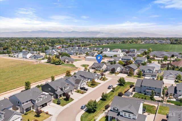 4620 S Tindaris Ave, Meridian, ID 83642