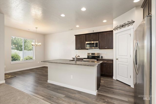 4620 S Tindaris Ave, Meridian, ID 83642