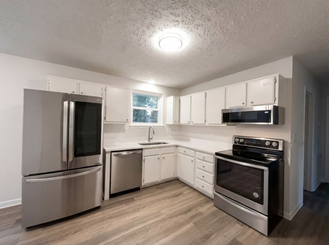 6211 Sedgeridge Ave, Murfreesboro, TN 37129