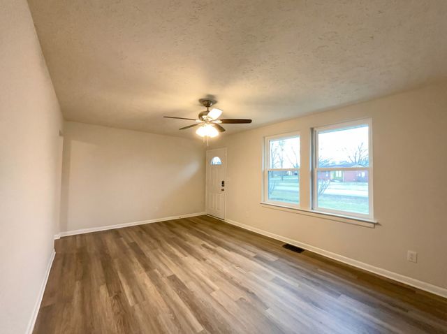 6211 Sedgeridge Ave, Murfreesboro, TN 37129