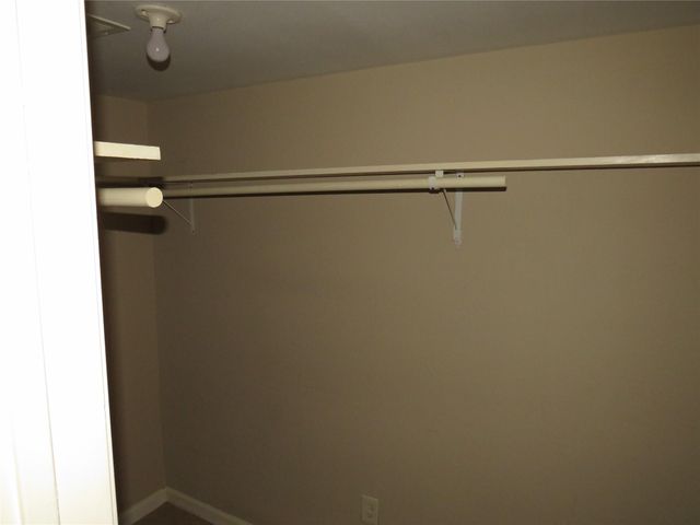 7102 N Highway 6, Hitchcock, TX 77563