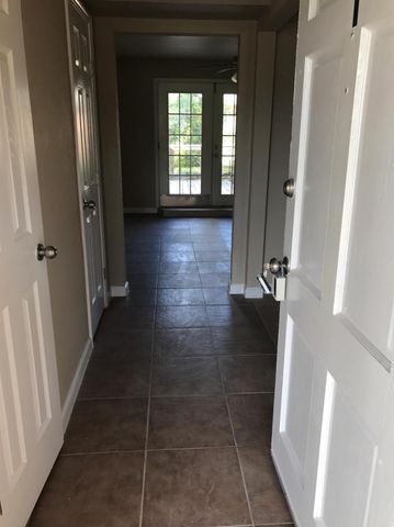 7102 N Highway 6, Hitchcock, TX 77563