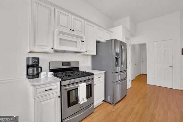 6185 Devonshire Drive, Flowery Branch, GA 30542