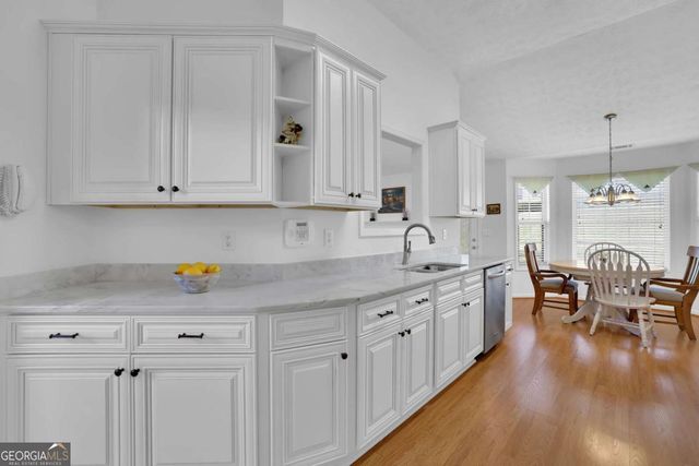 6185 Devonshire Drive, Flowery Branch, GA 30542