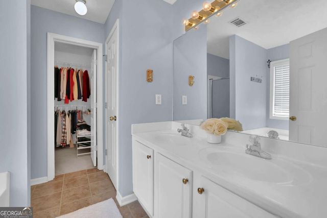 6185 Devonshire Drive, Flowery Branch, GA 30542