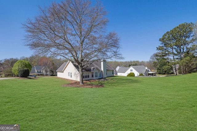 6185 Devonshire Drive, Flowery Branch, GA 30542