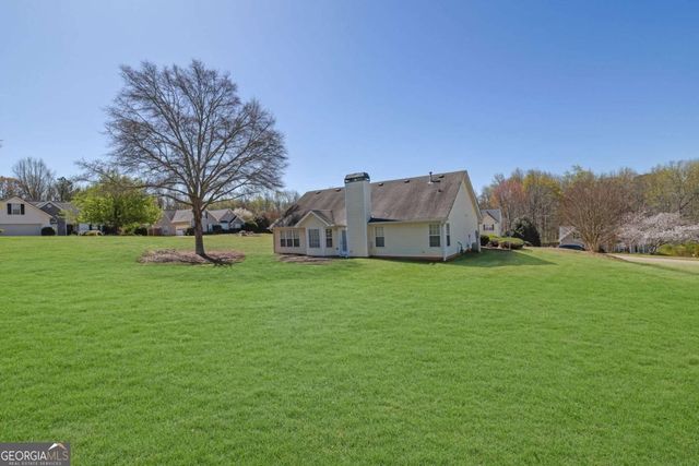 6185 Devonshire Drive, Flowery Branch, GA 30542