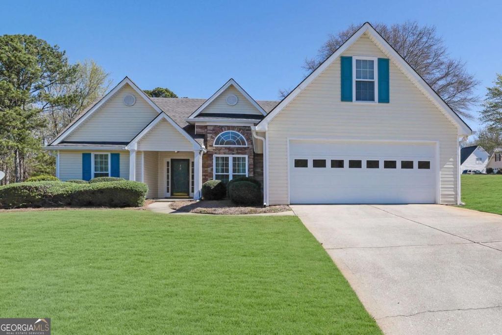 6185 Devonshire Drive, Flowery Branch, GA 30542
