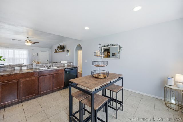 25425 E 93rd Court S, Broken Arrow, OK 74014