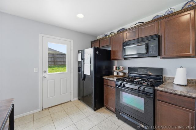 25425 E 93rd Court S, Broken Arrow, OK 74014