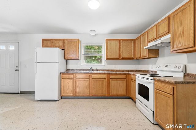 62 Chestnut St Extension 16, Danbury, CT 06810