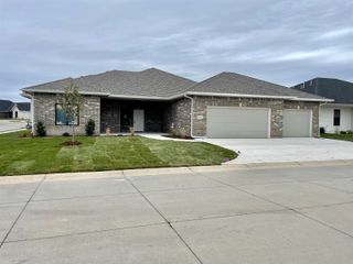 5146 N Lycee St, Bel Aire, KS 67226