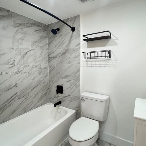 8425 NW 8th Street 406, Miami, FL 33126