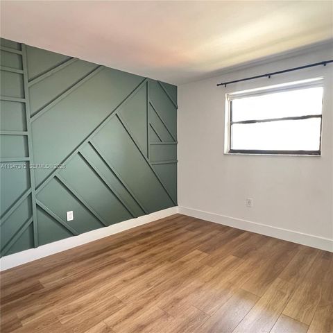 8425 NW 8th Street 406, Miami, FL 33126