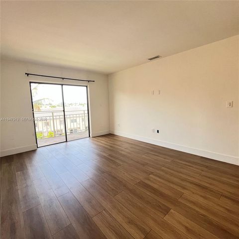 8425 NW 8th Street 406, Miami, FL 33126