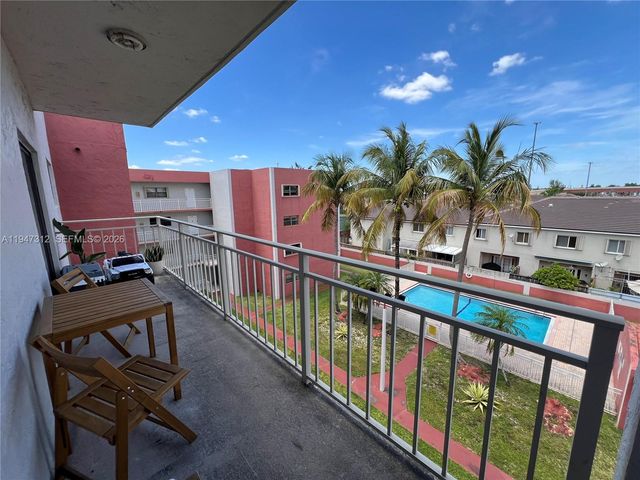8425 NW 8th Street 406, Miami, FL 33126