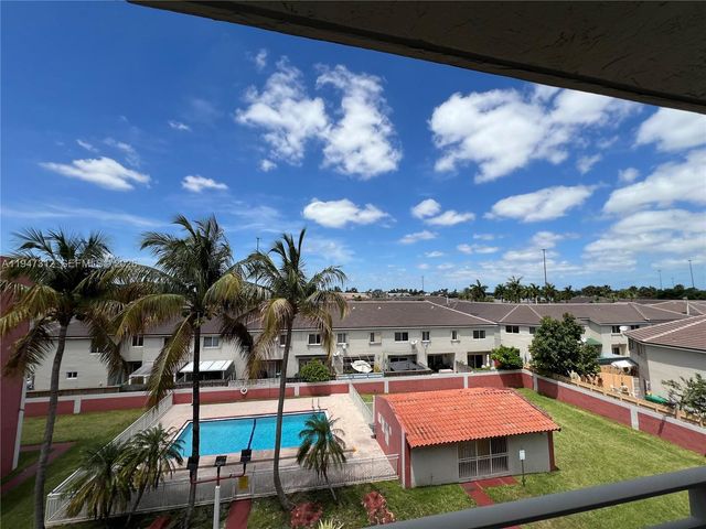 8425 NW 8th Street 406, Miami, FL 33126