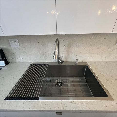8425 NW 8th Street 406, Miami, FL 33126