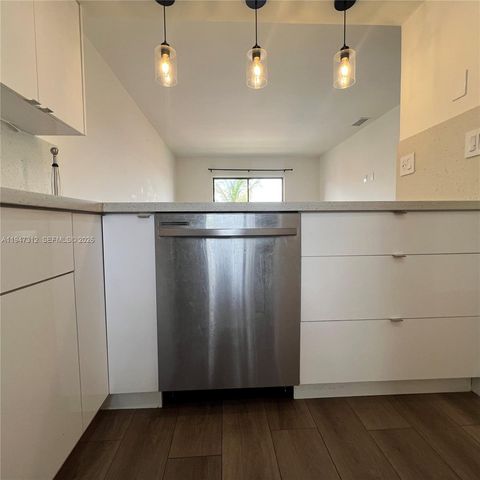 8425 NW 8th Street 406, Miami, FL 33126