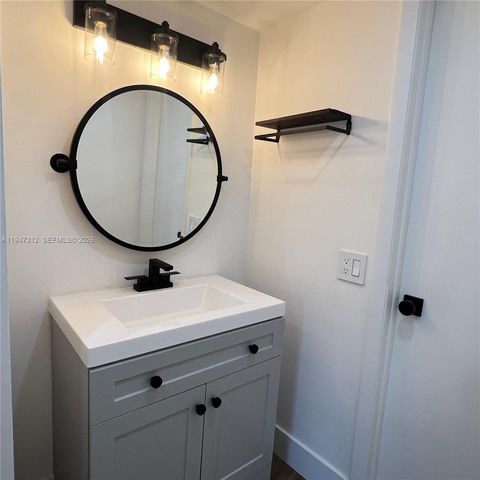 8425 NW 8th Street 406, Miami, FL 33126