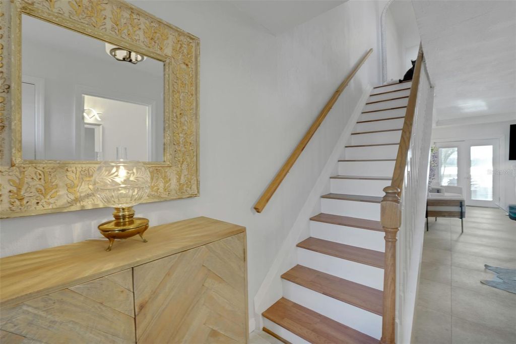 Image 12 of property listing at 410 ORANGE BLOSSOM DRIVE, Winter Haven, FL 33880