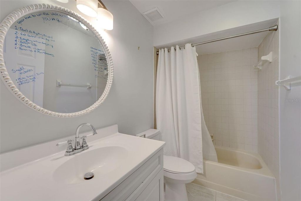 Image 19 of property listing at 410 ORANGE BLOSSOM DRIVE, Winter Haven, FL 33880