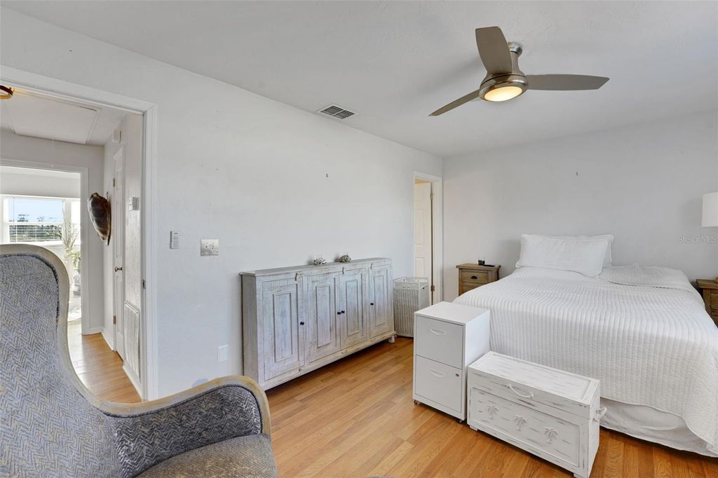 Image 20 of property listing at 410 ORANGE BLOSSOM DRIVE, Winter Haven, FL 33880