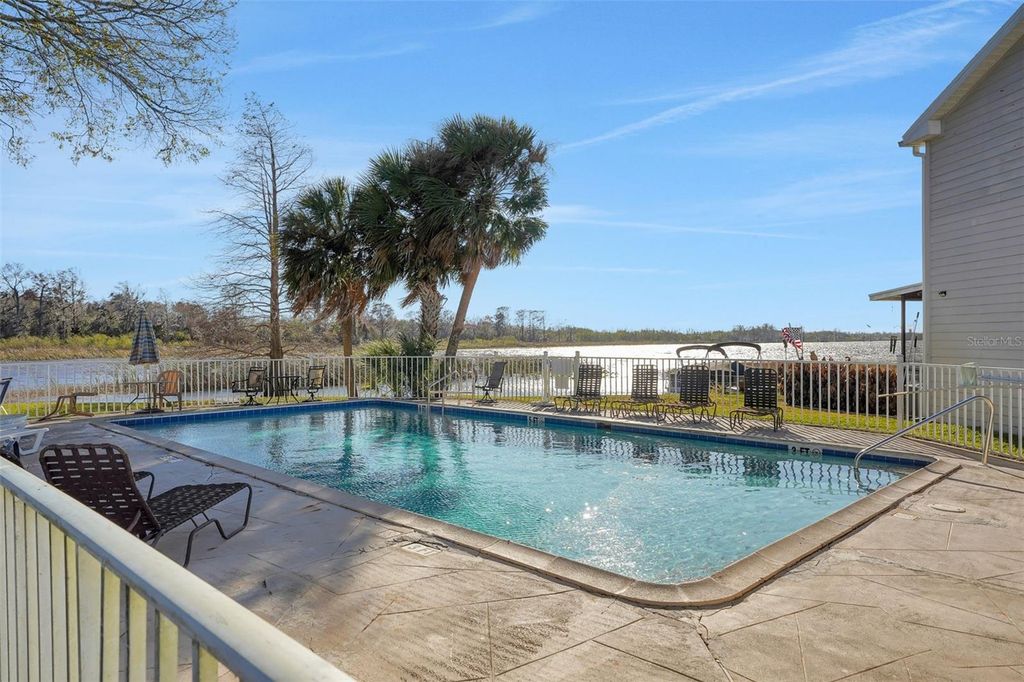 Image 22 of property listing at 410 ORANGE BLOSSOM DRIVE, Winter Haven, FL 33880