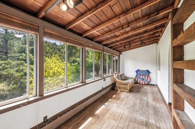 496 Raymundo Drive, Woodside, CA 94062