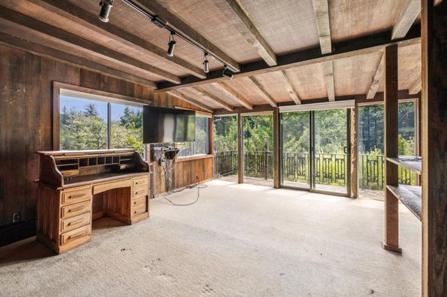 496 Raymundo Drive, Woodside, CA 94062