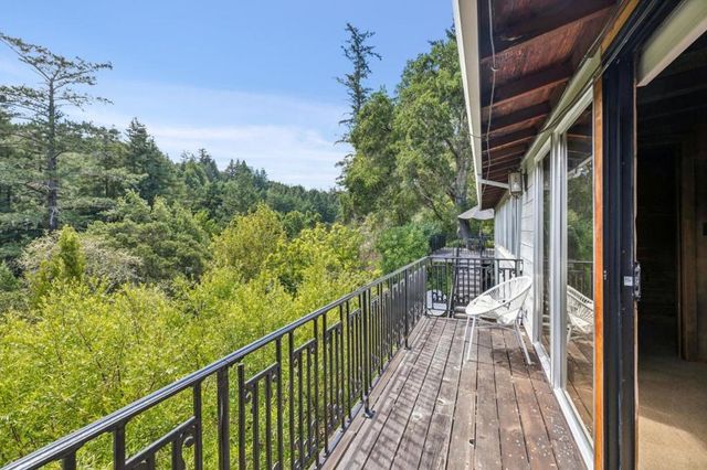 496 Raymundo Drive, Woodside, CA 94062