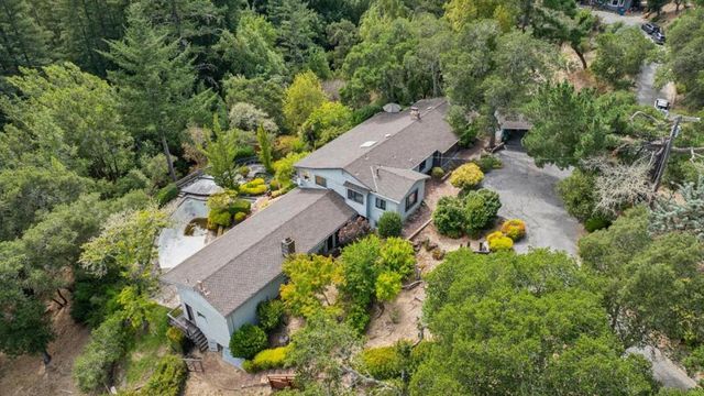 496 Raymundo Drive, Woodside, CA 94062