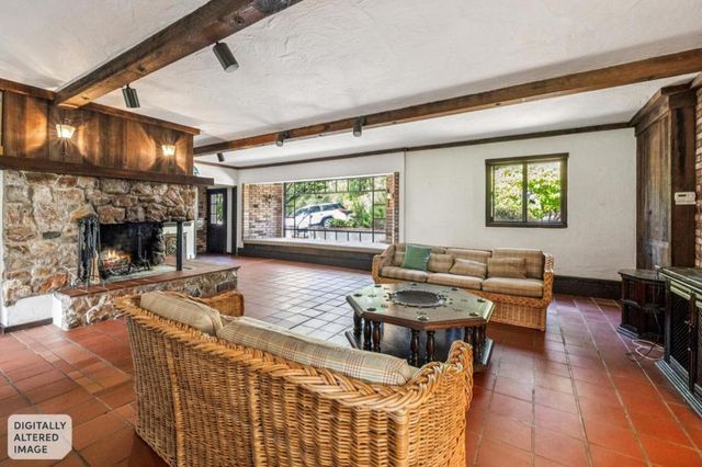 496 Raymundo Drive, Woodside, CA 94062