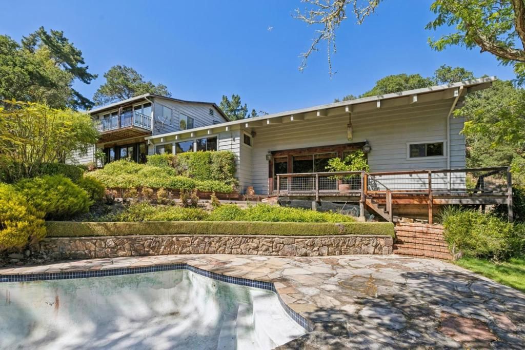 Image 25 of property listing at 496 Raymundo Drive, Woodside, CA 94062