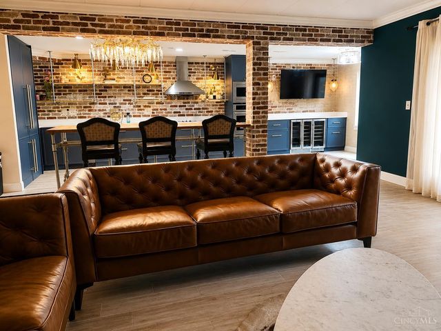 1602 Pine Tree Ln, West Carrollton, OH 45449