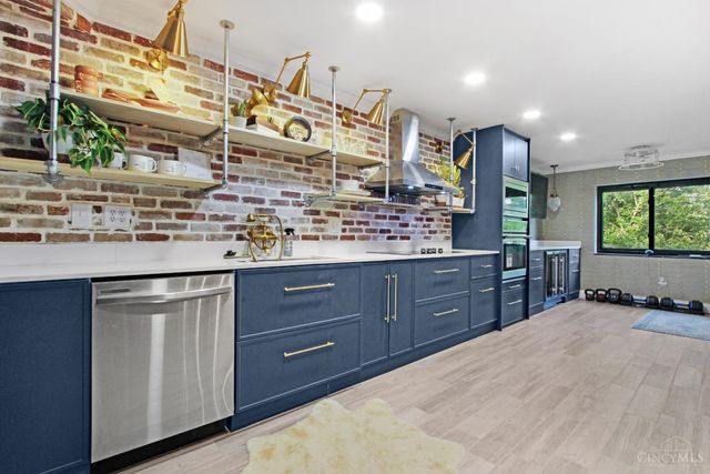 1602 Pine Tree Ln, West Carrollton, OH 45449