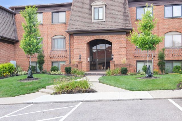 1602 Pine Tree Ln, West Carrollton, OH 45449