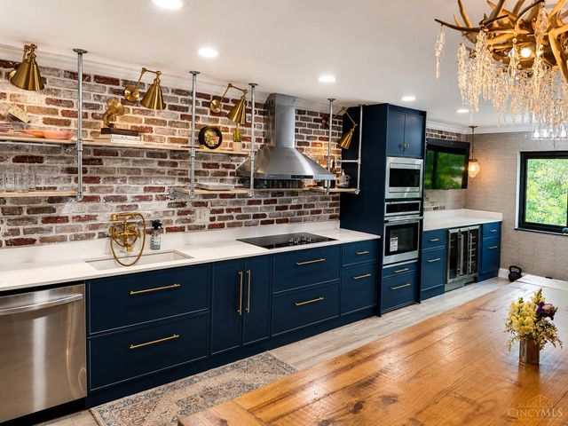 1602 Pine Tree Ln, West Carrollton, OH 45449