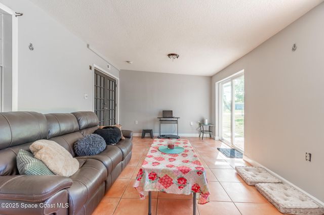 2996 Garden Terrace NE, Palm Bay, FL 32905