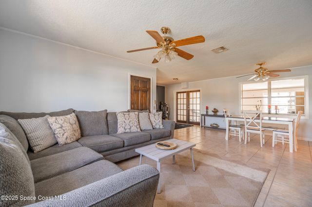 2996 Garden Terrace NE, Palm Bay, FL 32905