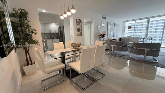 5600 Collins Avenue 11C, Miami Beach, FL 33140